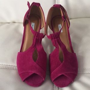 Kimchi Blue pink suede heels  Size 8 NWOT